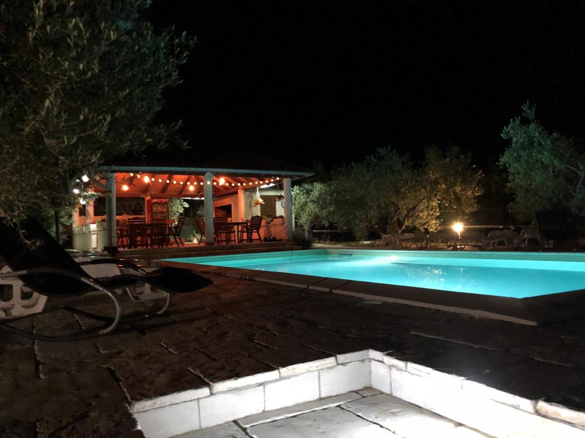 Marazul Apartments Povljana Bagian luar foto