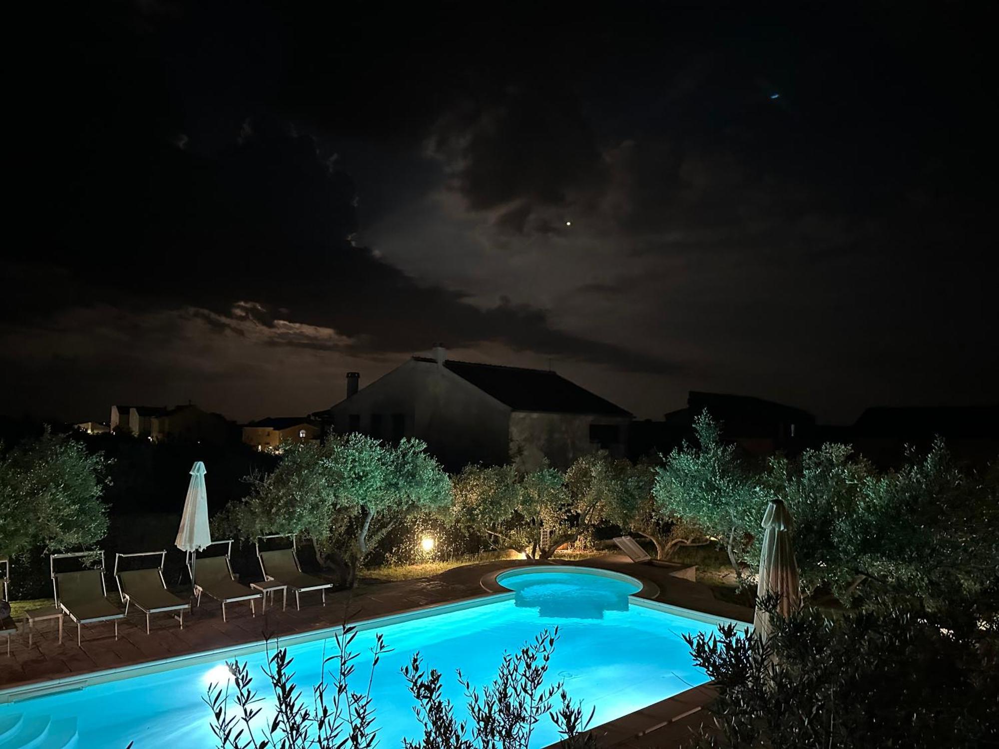 Marazul Apartments Povljana Bagian luar foto