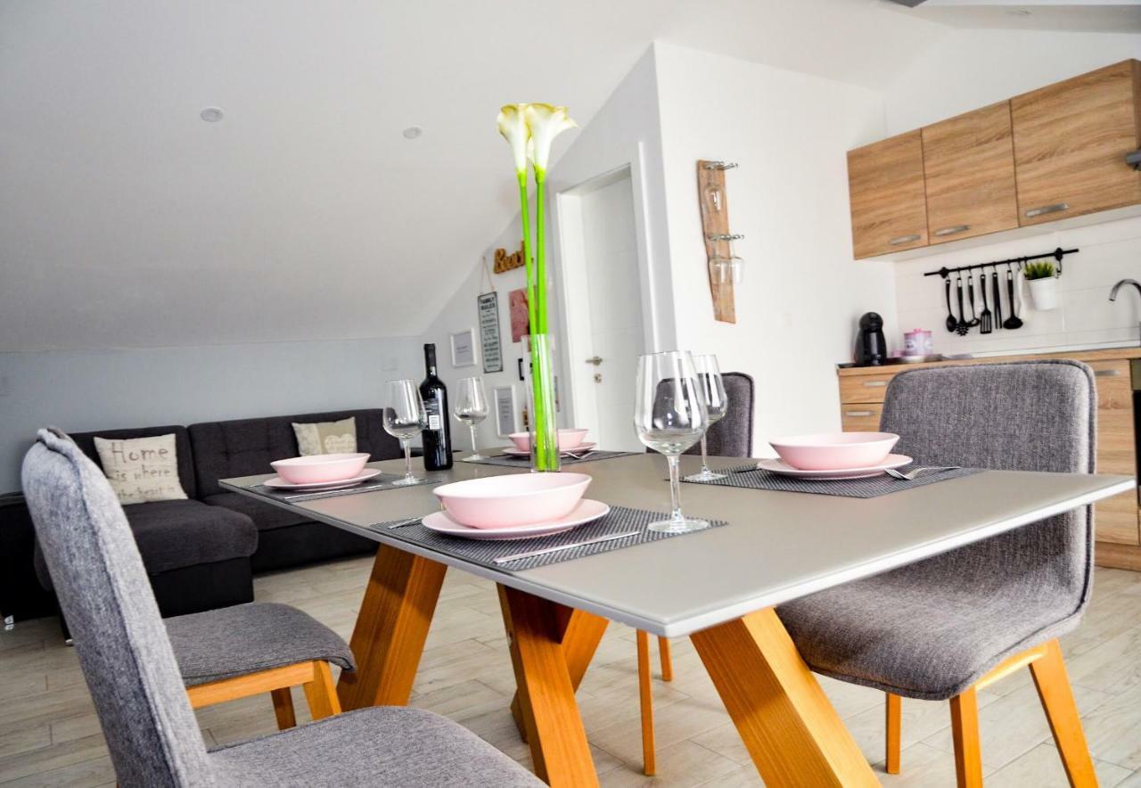 Marazul Apartments Povljana Bagian luar foto