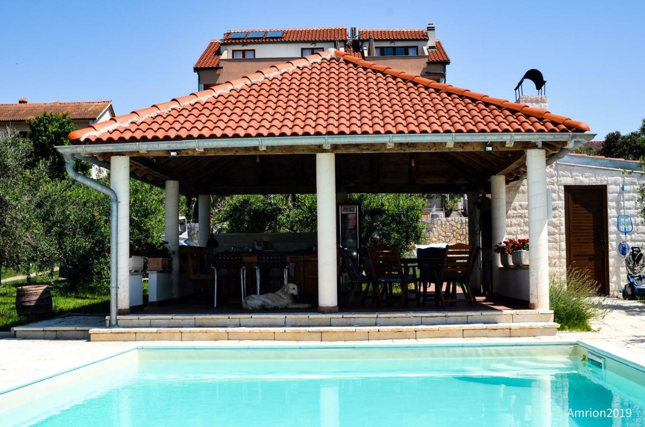 Marazul Apartments Povljana Bagian luar foto
