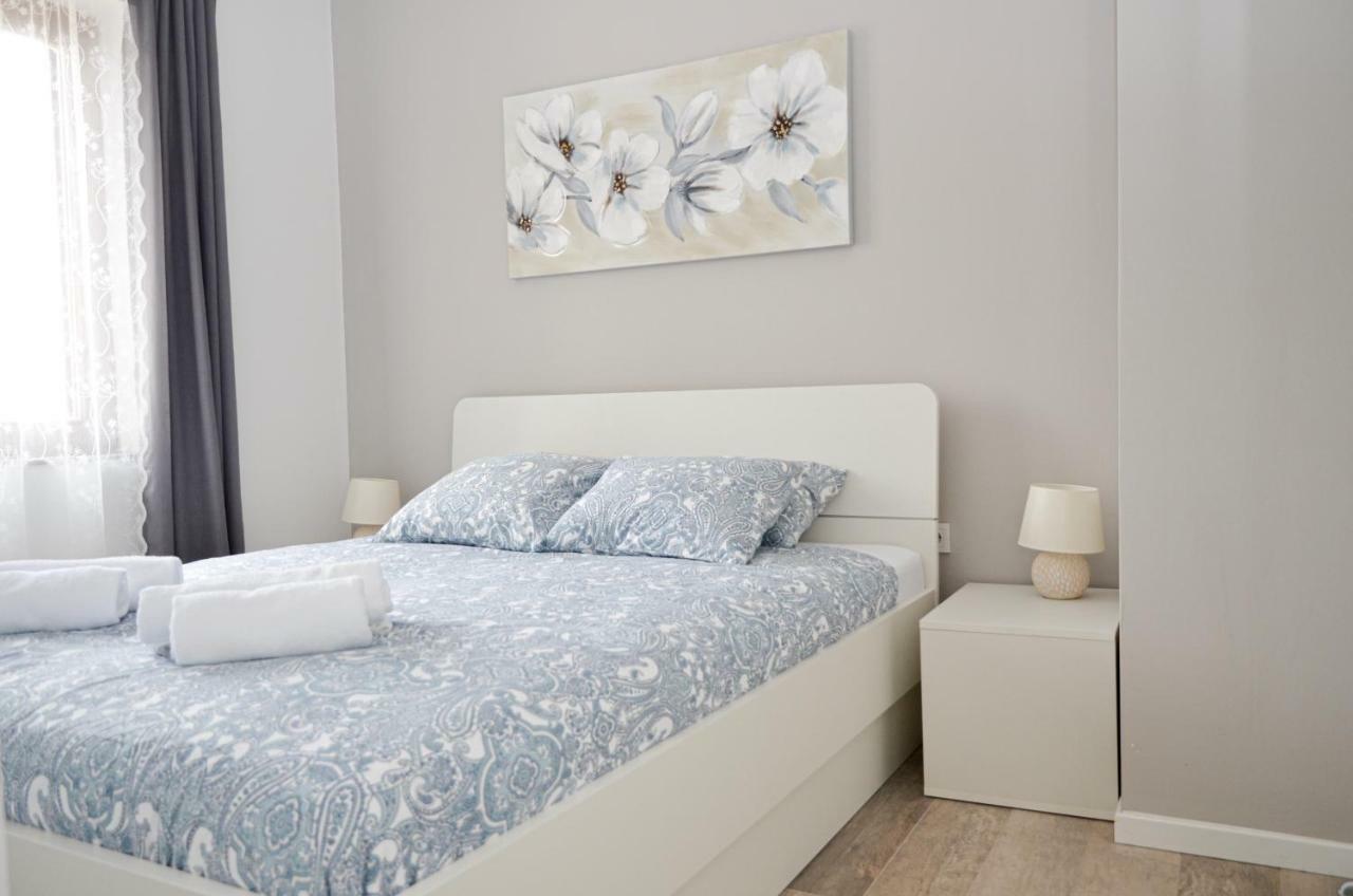 Marazul Apartments Povljana Bagian luar foto