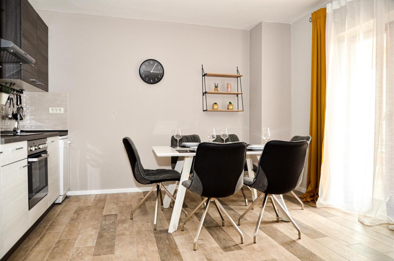 Marazul Apartments Povljana Bagian luar foto